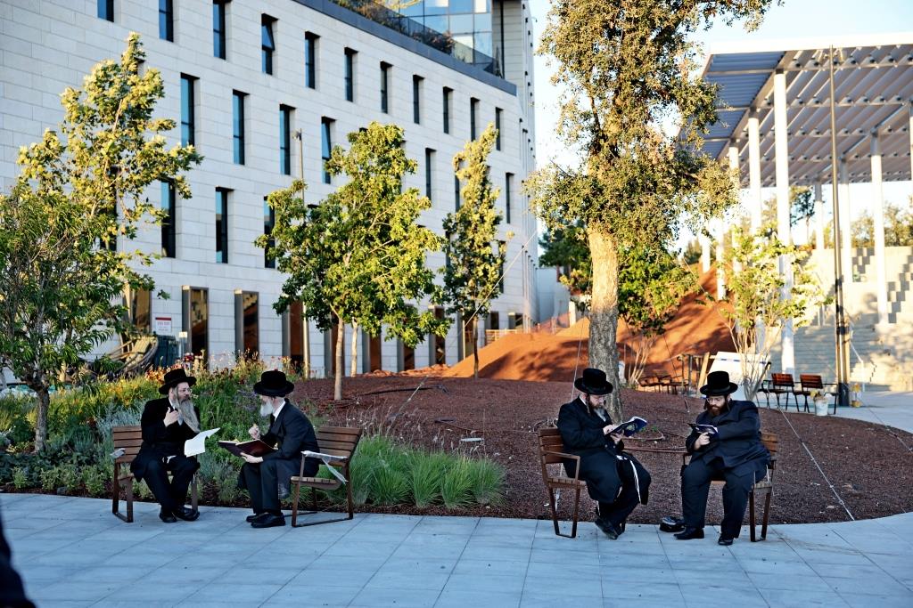 העצרת מול משרד היועמשית
