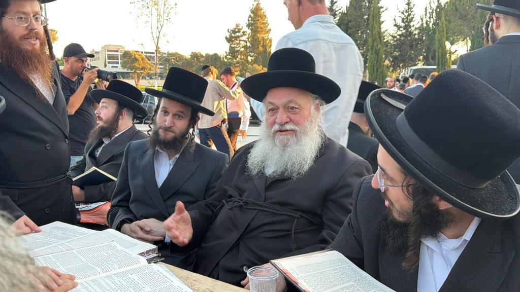 העצרת מול משרד היועמשית