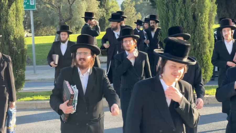 העצרת מול משרד היועמשית