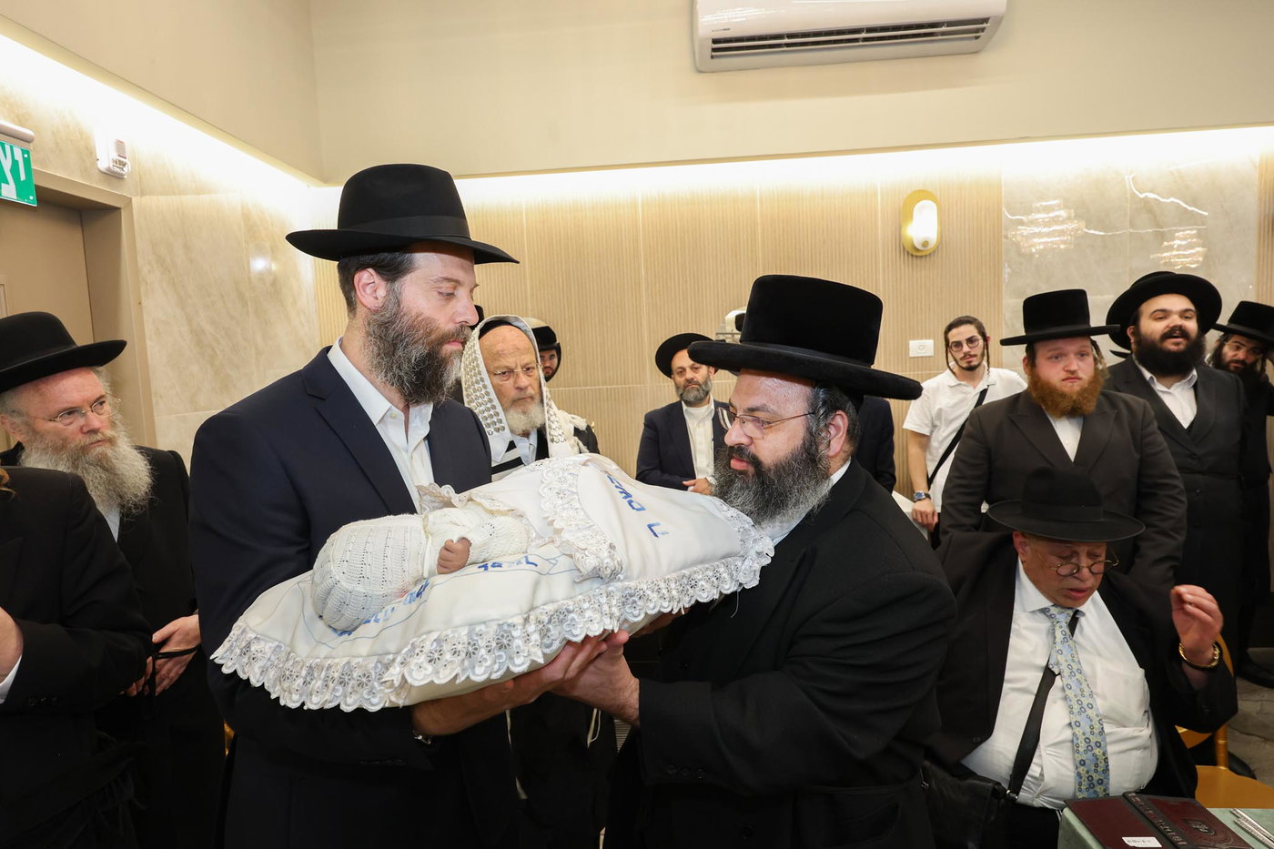 שמחת הברית לבן צביקי לוין