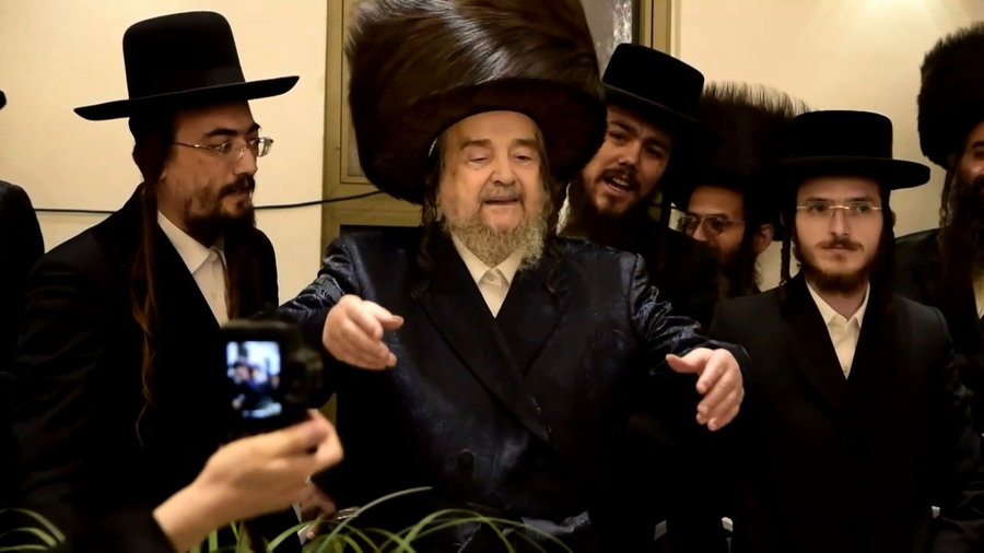 שמחת אירוסי נינת הגרי"מ שכטר