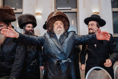 שמחת אירוסי נינת הגרי"מ שכטר