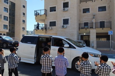 האדמו"ר מתולדות אברהם יצחק ב'הר יונה'