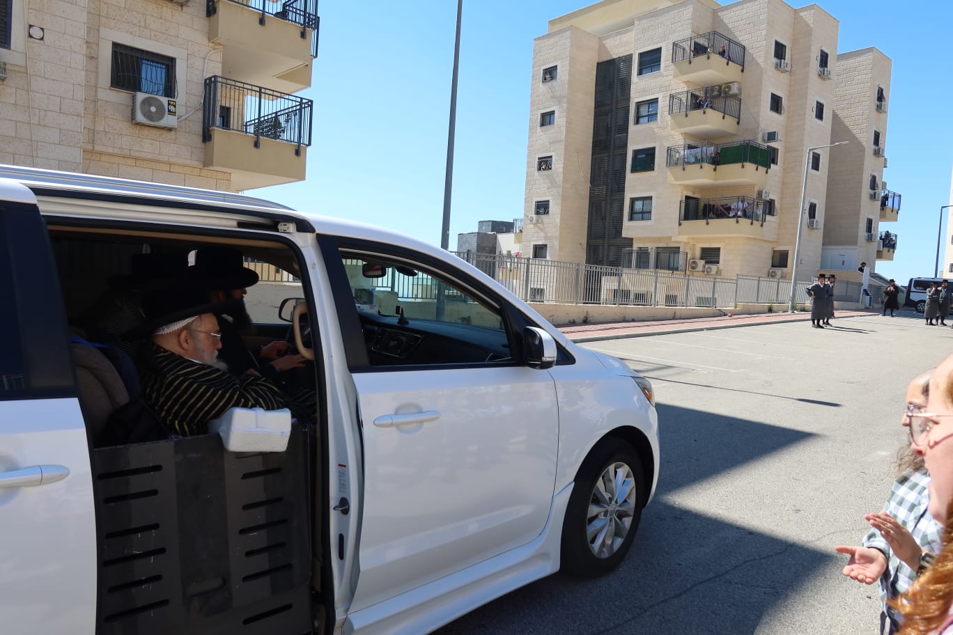 האדמו"ר מתולדות אברהם יצחק ב'הר יונה'