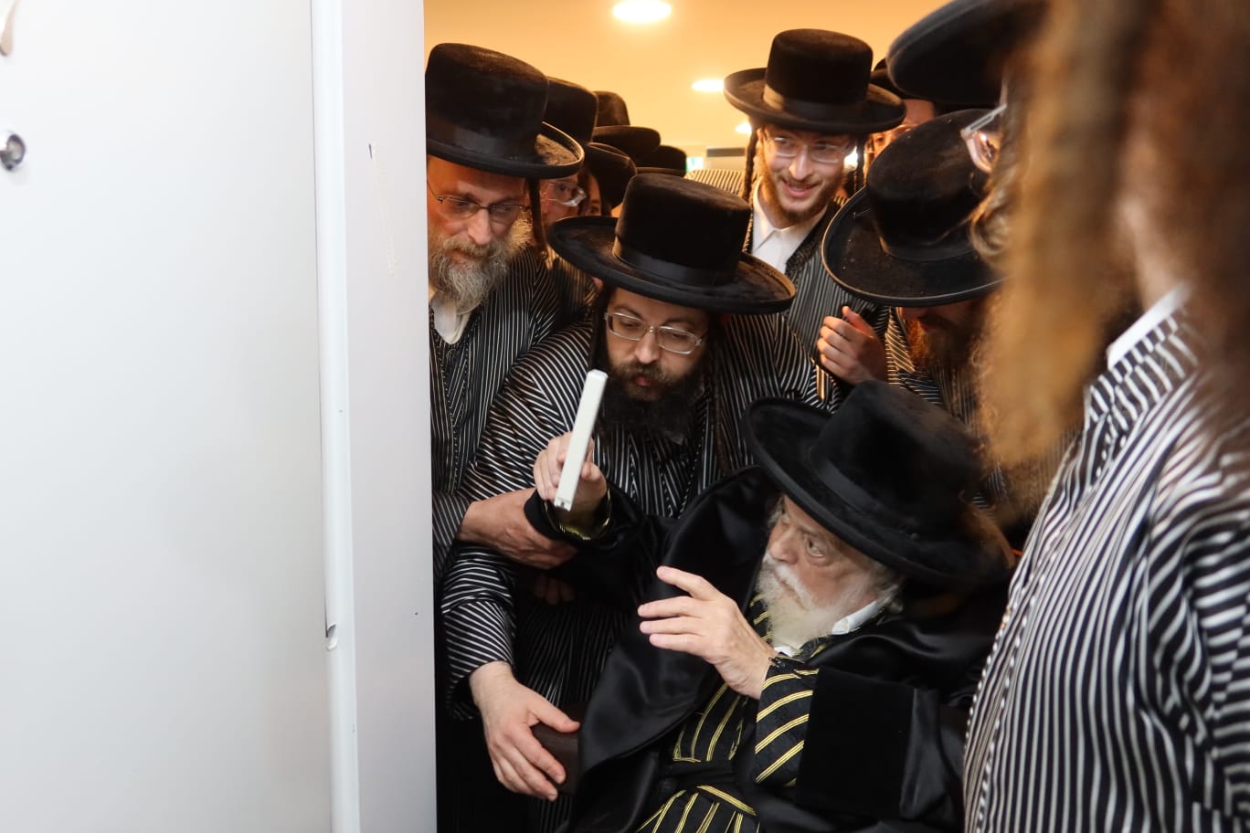 האדמו"ר מתולדות אברהם יצחק ב'הר יונה'
