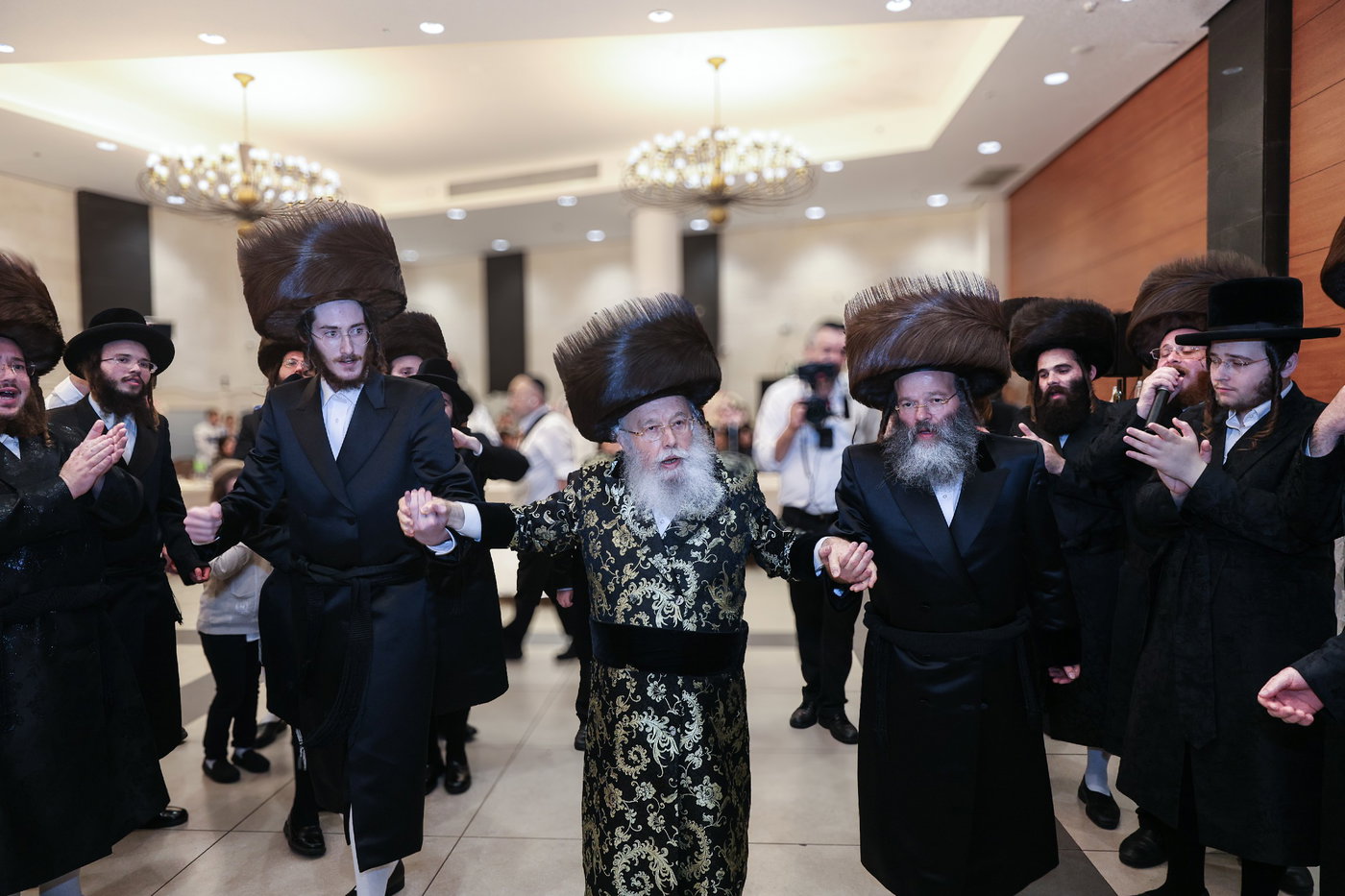 שמחת החתונה הגדולה, לנכדת האדמו"ר ממישקולץ