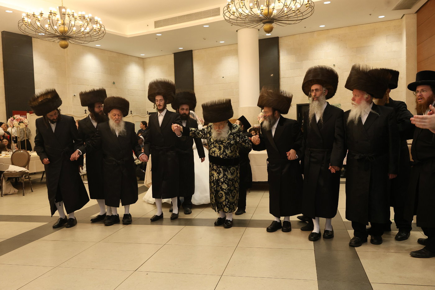 שמחת החתונה הגדולה, לנכדת האדמו"ר ממישקולץ