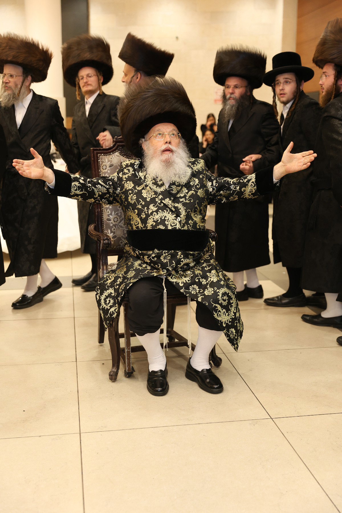 שמחת החתונה הגדולה, לנכדת האדמו"ר ממישקולץ
