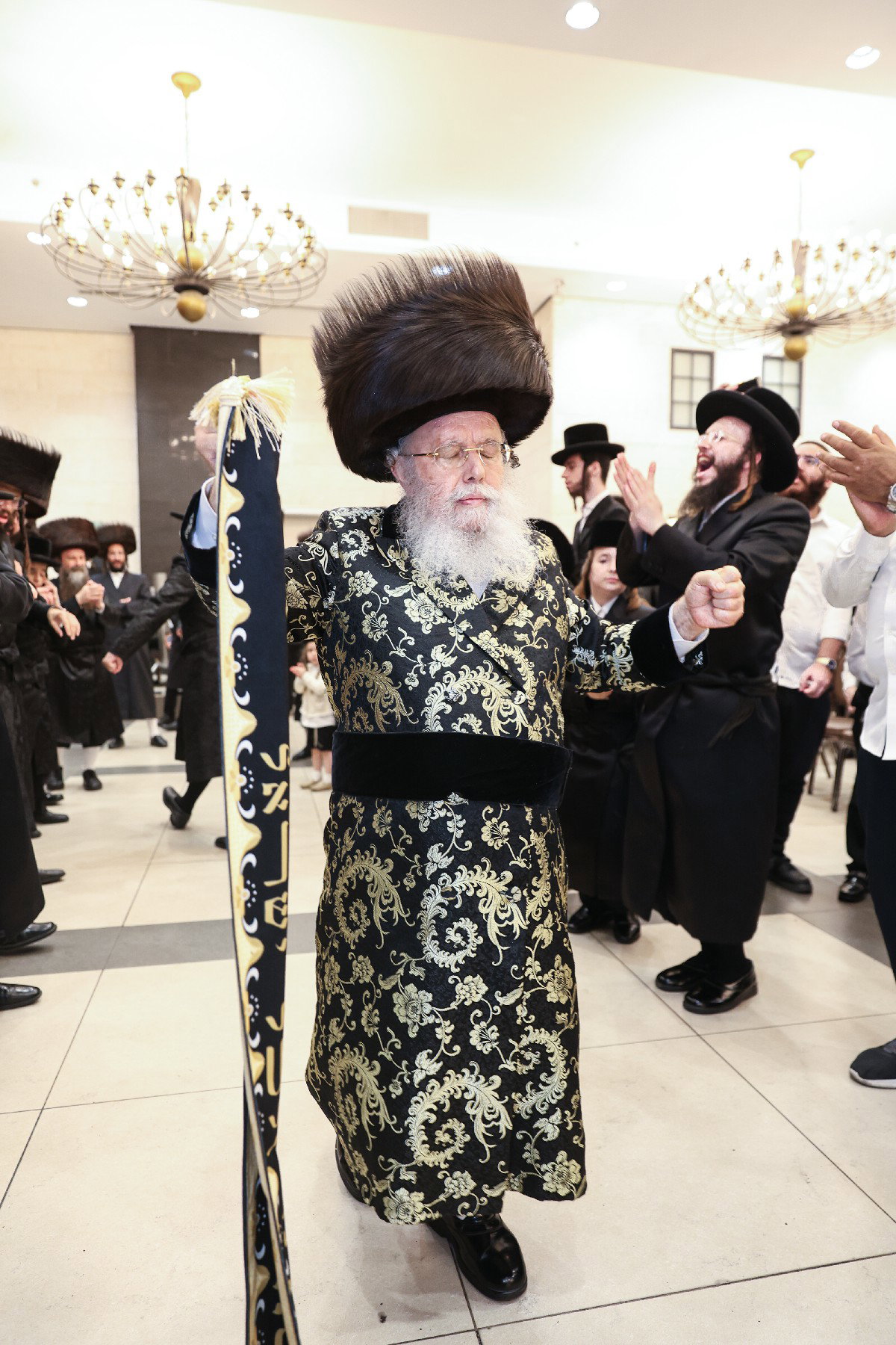 שמחת החתונה הגדולה, לנכדת האדמו"ר ממישקולץ
