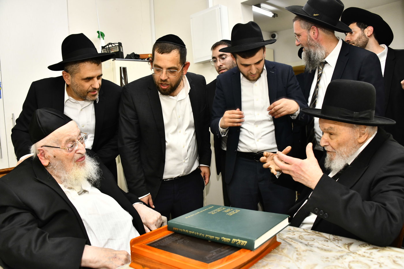 הכינוס במעונו של הגרמ"צ ברגמן