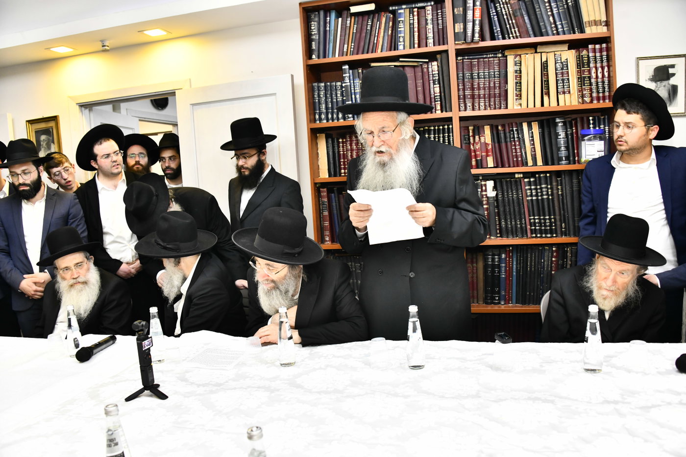 הכינוס במעונו של הגרמ"צ ברגמן