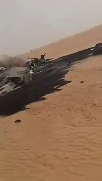 המורדים חוגגים את הפלת המסוק הרוסי
