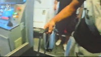 "אתה עצור!" | כשבלשים הפתיעו בנתב"ג את החשוד מהדירה בירושלים