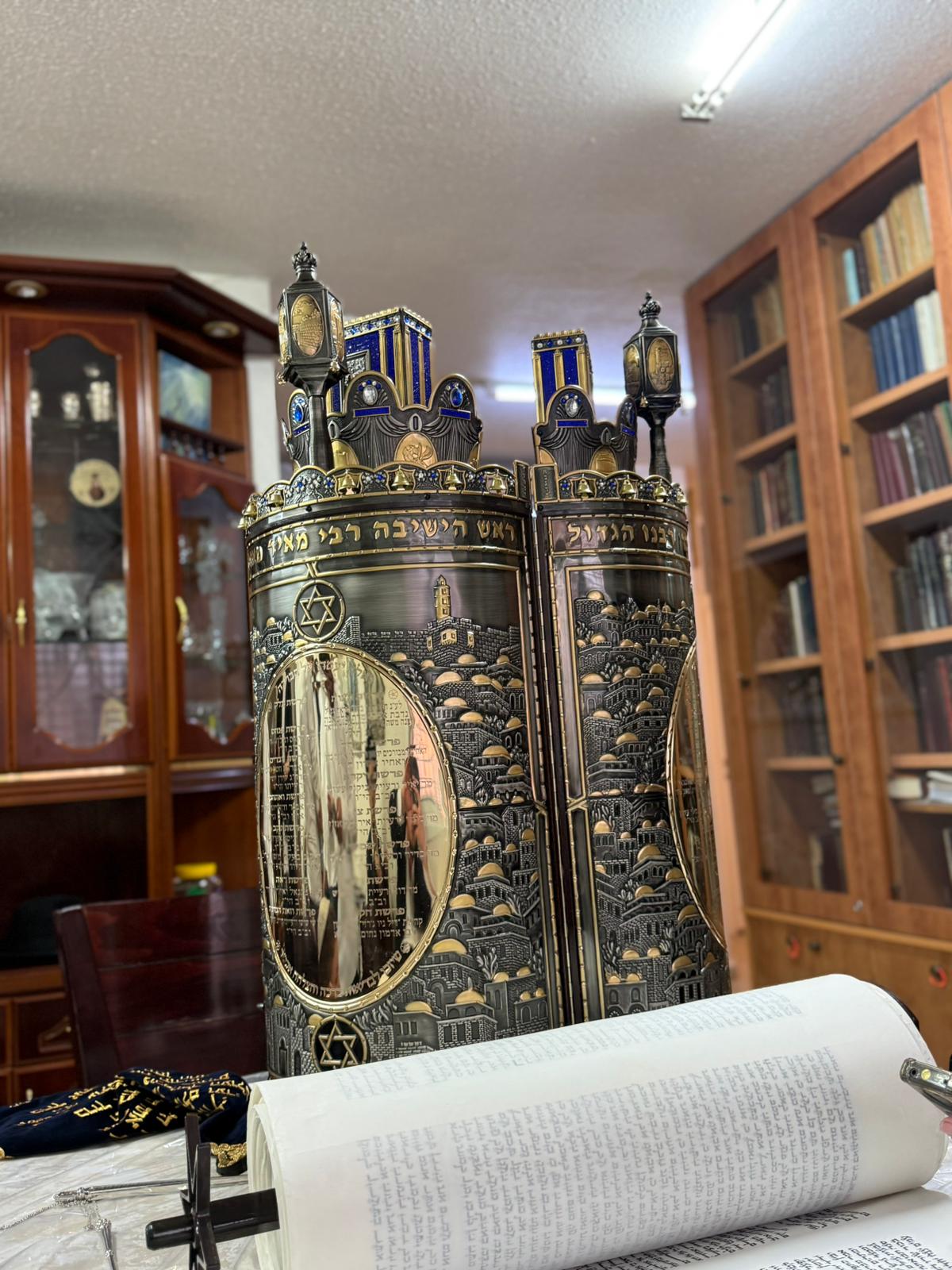 הכנסת ספר תורה בכסא רחמים