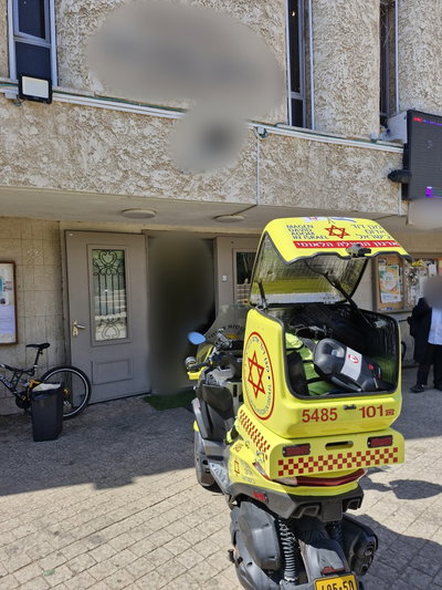החייאה בבית הכנסת החרדי: מתפלל התמוטט באמצע התפילה, עבר דום לב