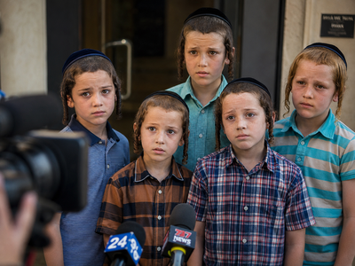 "גם לנו מגיע חדר, מיטה וחיבוק" - הילדים שמחכים לבית