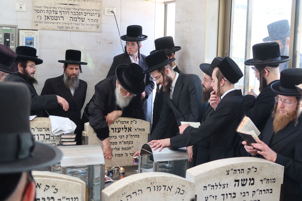 הילולא קדישא בקוסוב ויזניץ