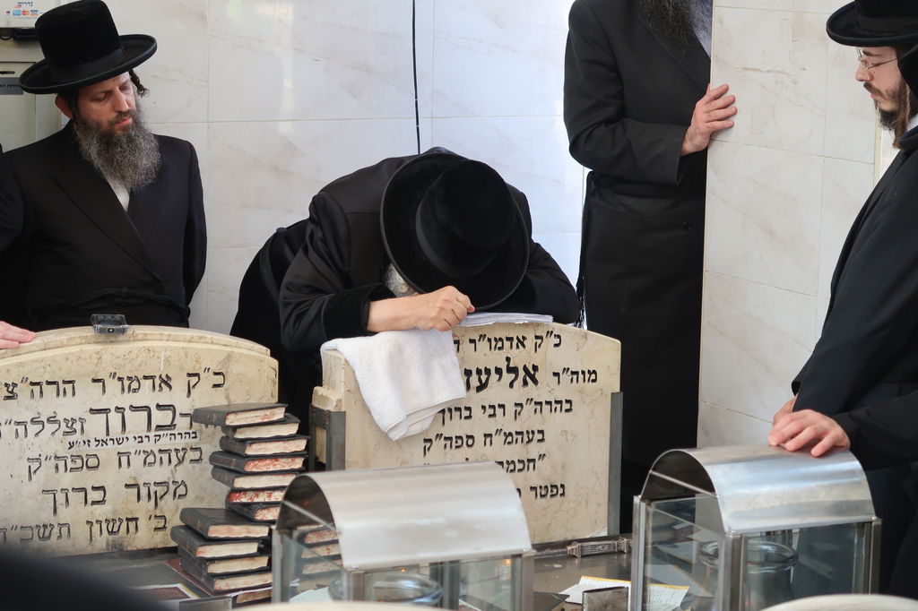 הילולא קדישא בקוסוב ויזניץ