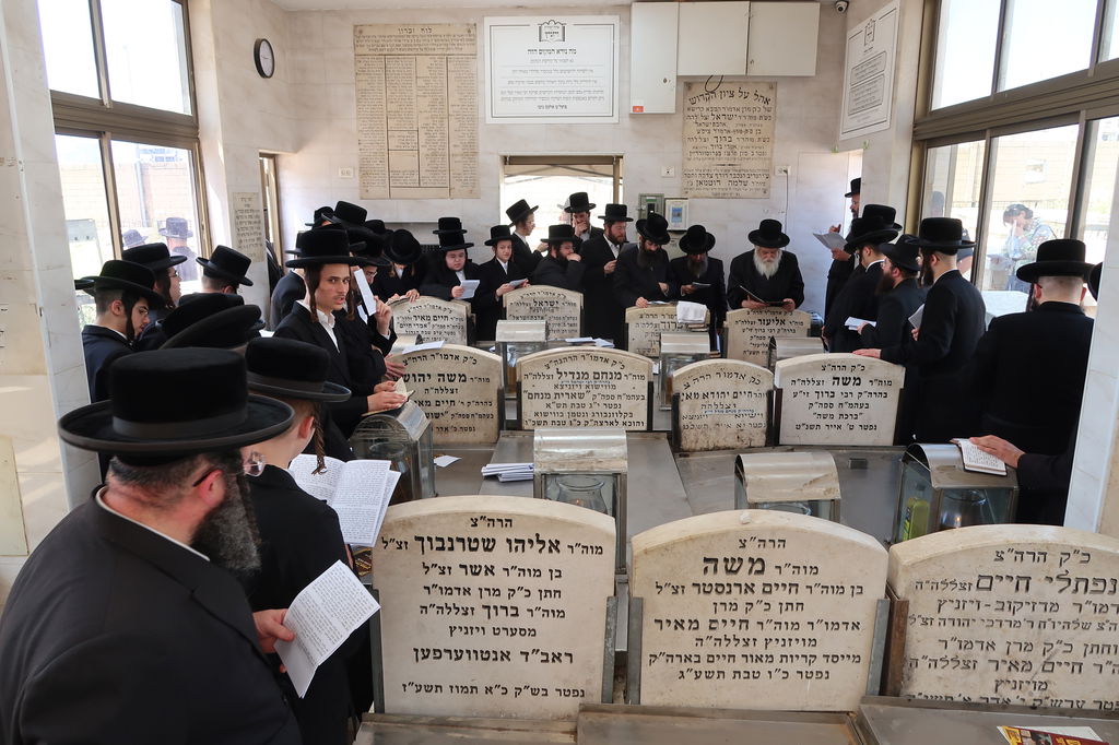 הילולא קדישא בקוסוב ויזניץ