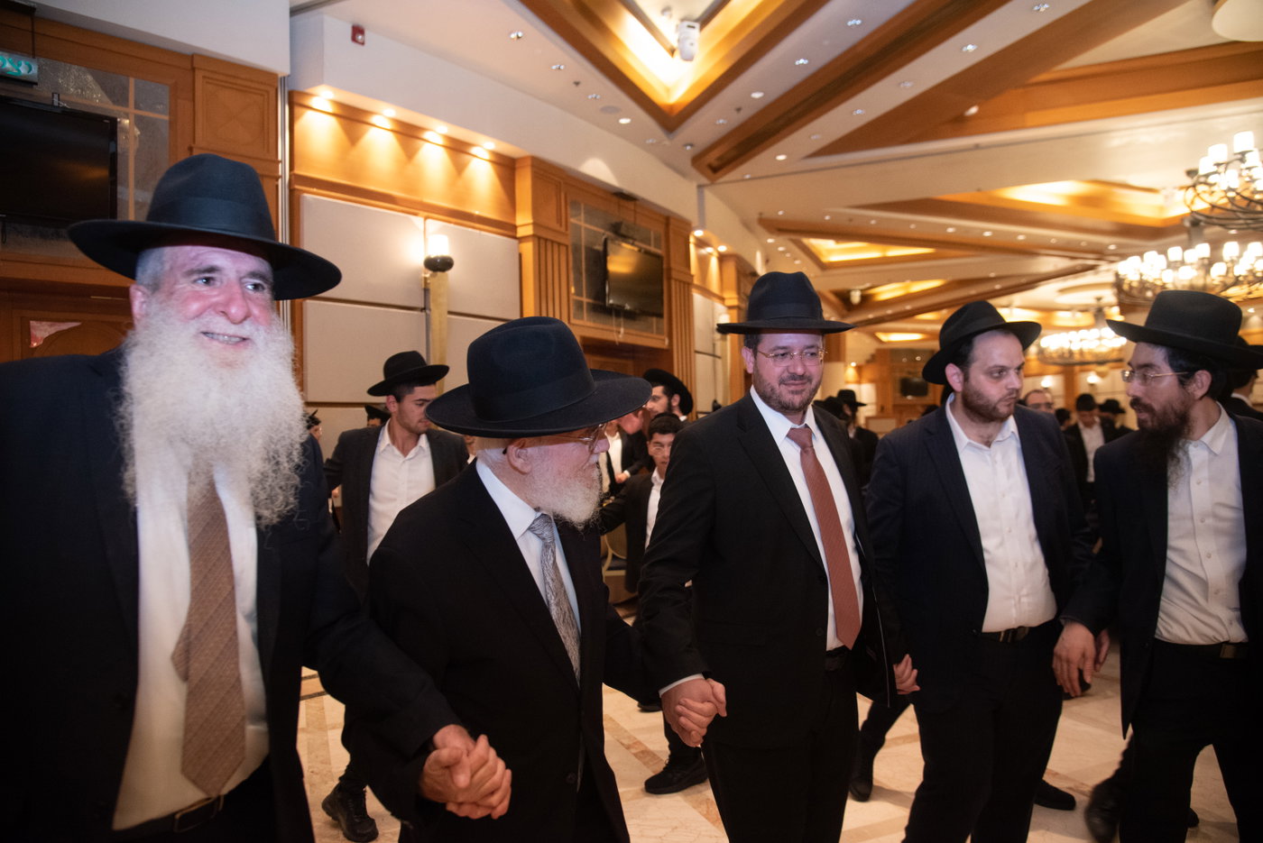 הכנסת ס"ת בכסא רחמים