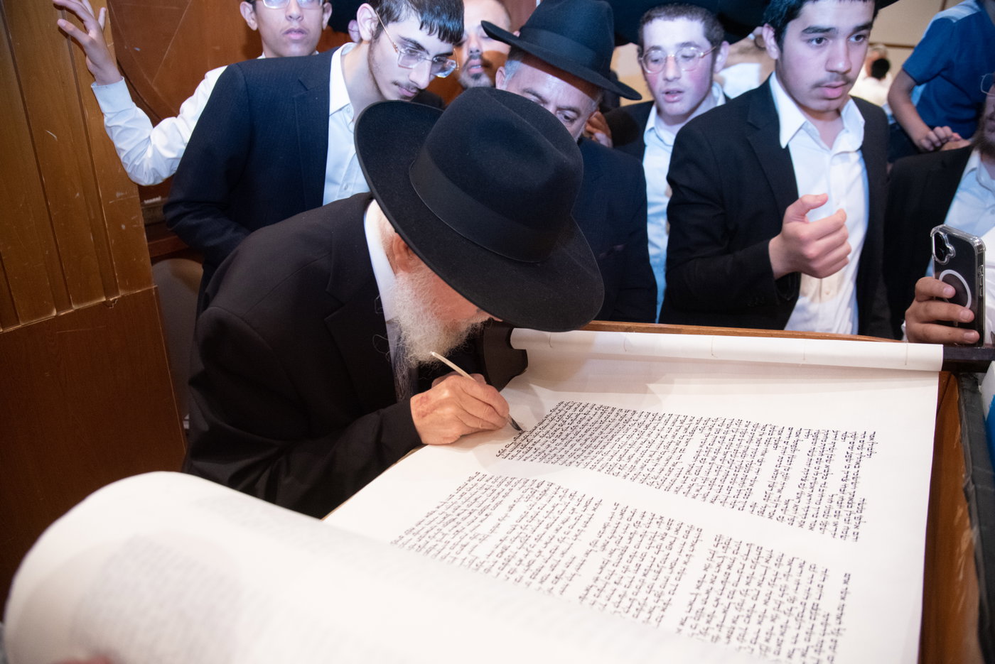 הכנסת ס"ת בכסא רחמים