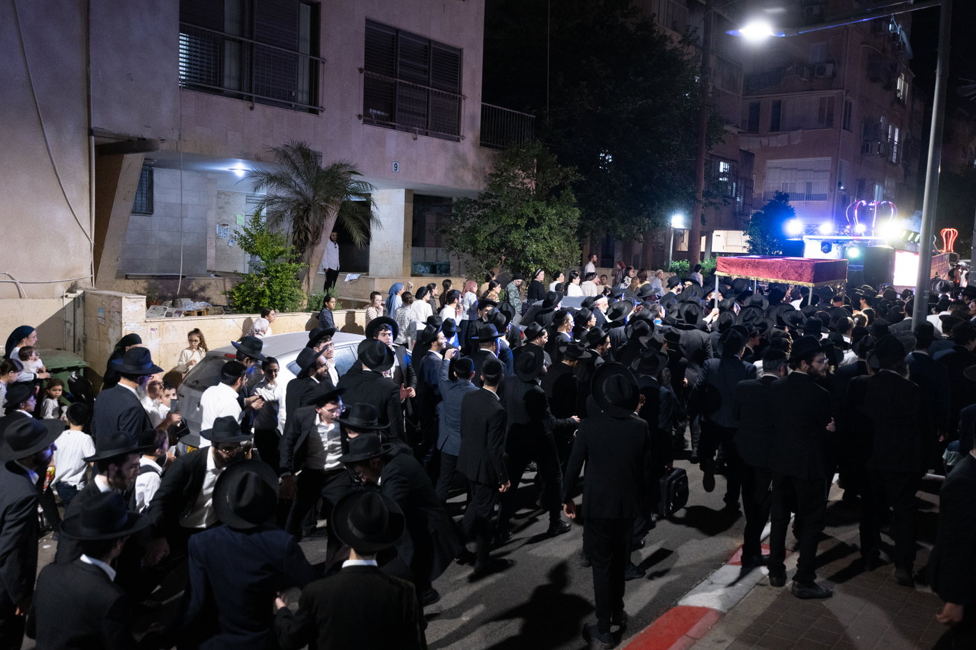 הכנסת ס"ת בכסא רחמים