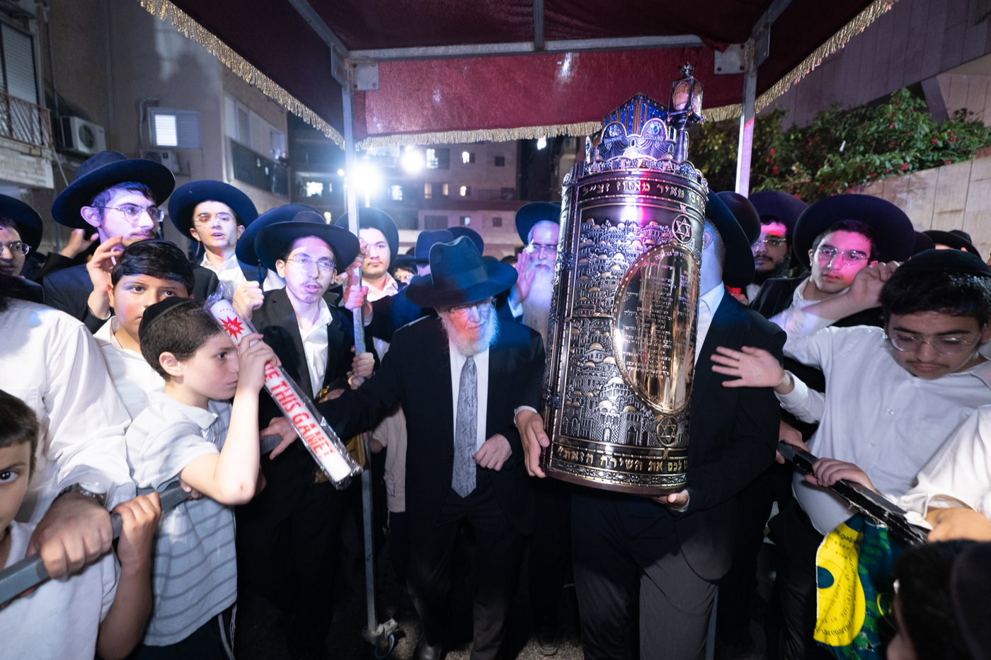הכנסת ס"ת בכסא רחמים