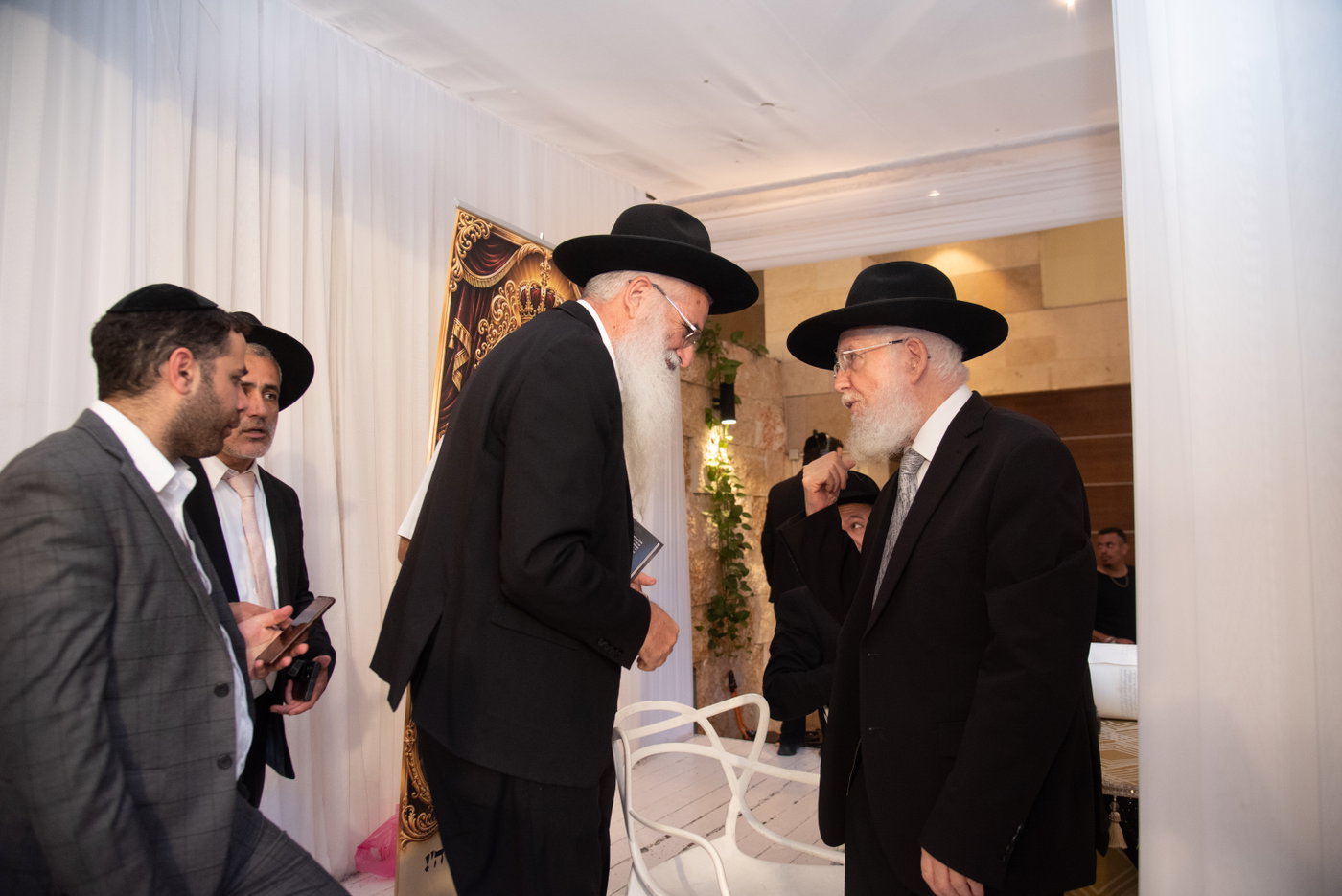 הכנסת ס"ת בכסא רחמים