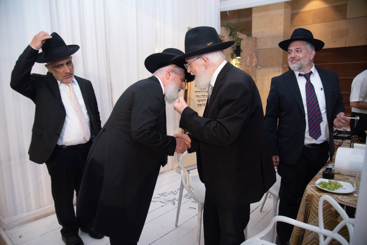 הכנסת ס"ת בכסא רחמים