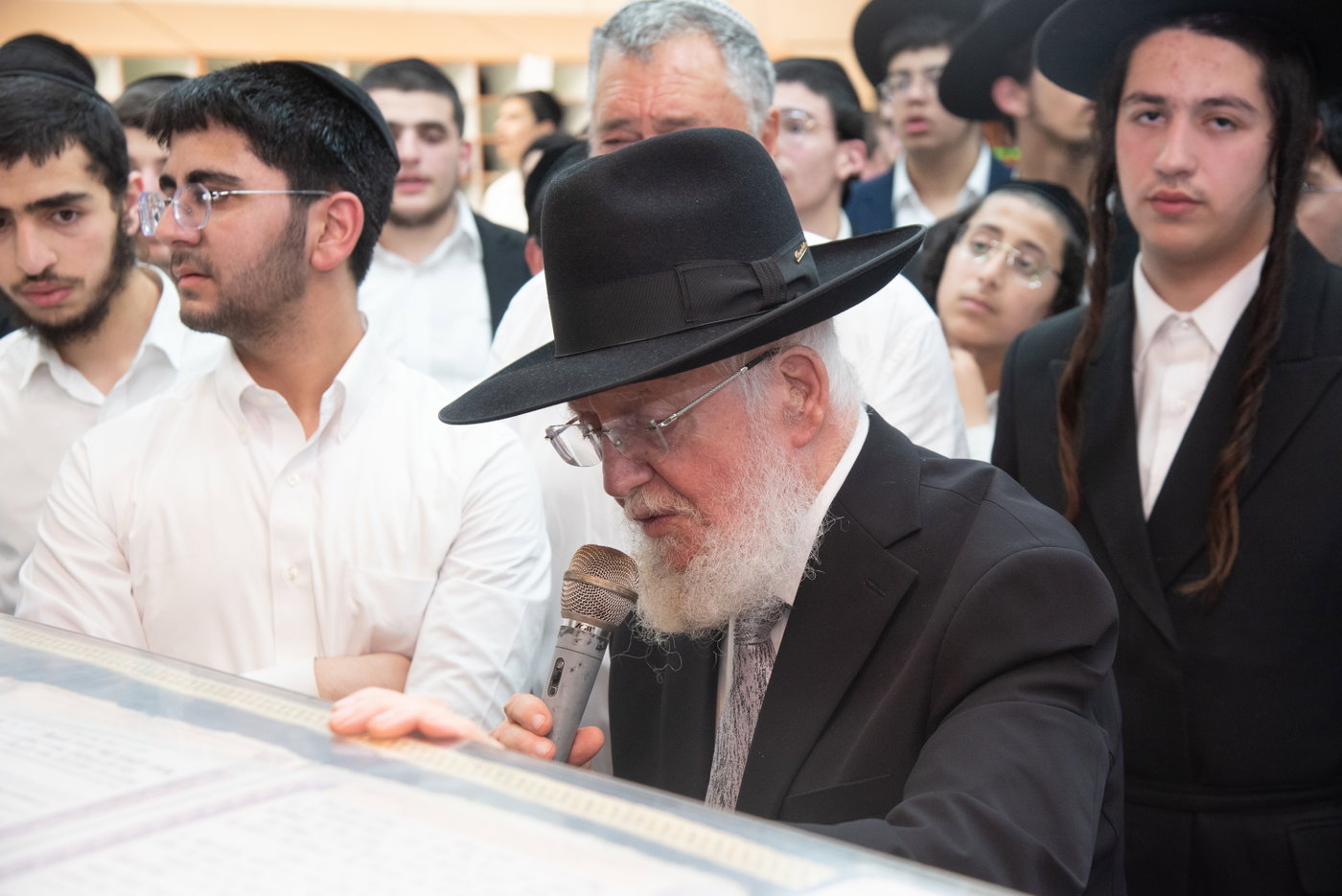 הכנסת ס"ת בכסא רחמים