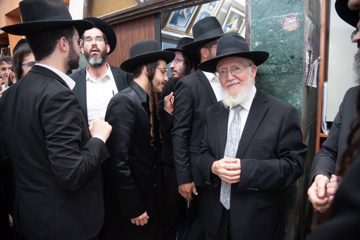 הכנסת ס"ת בכסא רחמים