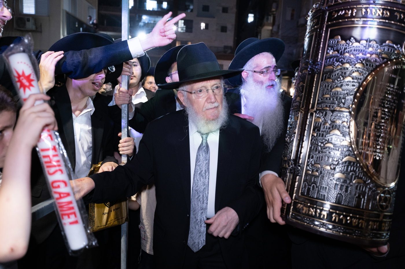 הכנסת ס"ת בכסא רחמים
