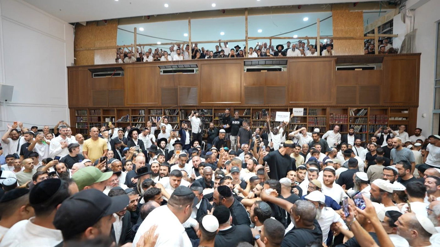 הינוקא בניחום האבלים אצל משפחת המקובל רבי עמוס גואטה זצ"ל
