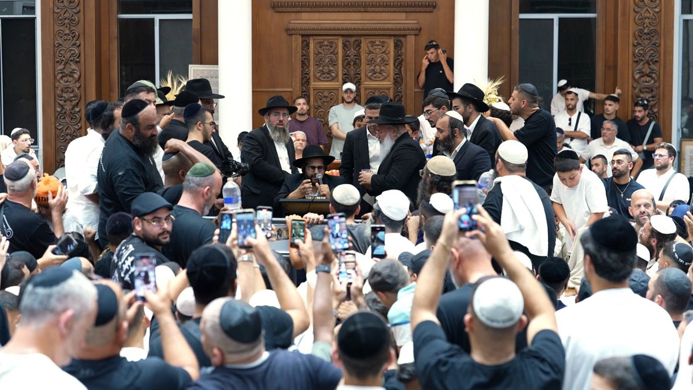 הינוקא בניחום האבלים אצל משפחת המקובל רבי עמוס גואטה זצ"ל