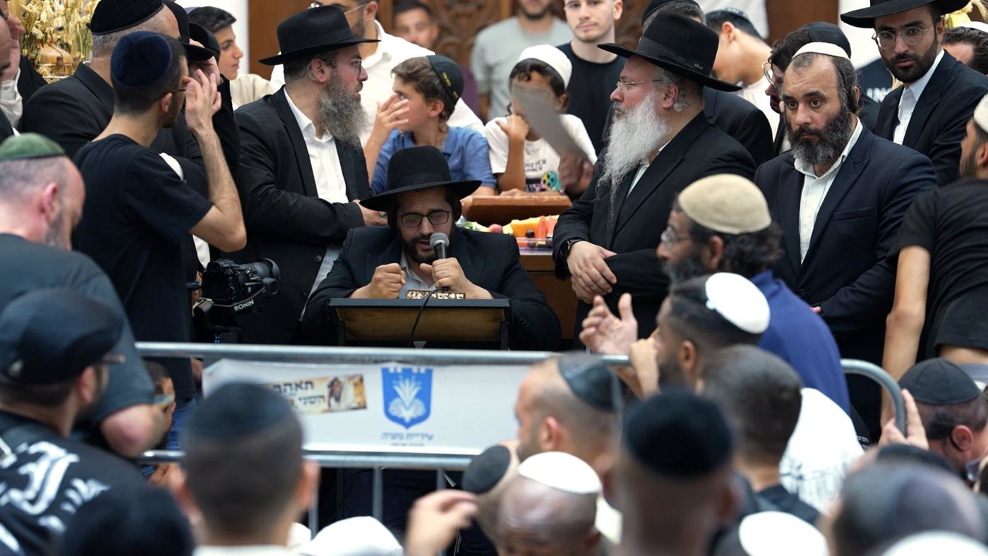 הינוקא בניחום האבלים אצל משפחת המקובל רבי עמוס גואטה זצ"ל