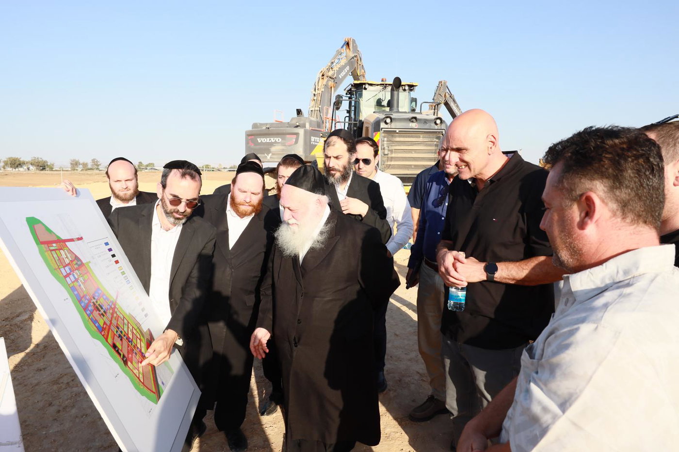 יצחק גולדקנופף בסיור במערב קריית גת שקידם כשר השיכון