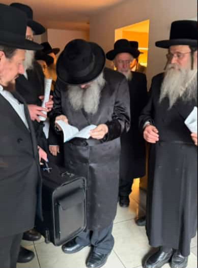 הגרא"ד דונר בהופעתו לביקור באנטווערפן לקראת מעמד החליצה