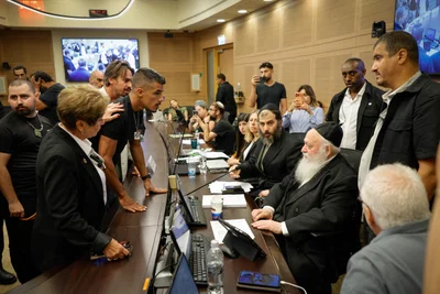 חוק יסוד לימוד תורה אושר לקריאה שנייה ושלישית | זה מה שצפוי