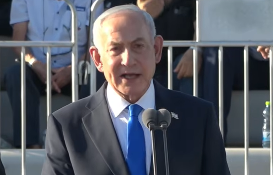 נתניהו בסיום קורס טיס