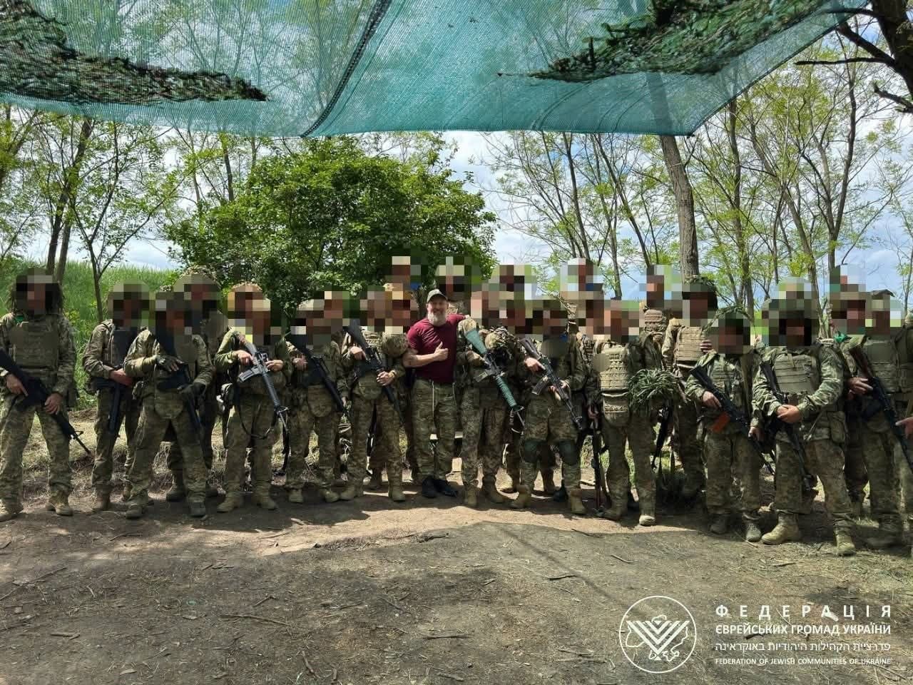 הנהג שמע ברדיו מה קורה בעיר ועצר את הנסיעה; המוהל החרדי לא ויתר