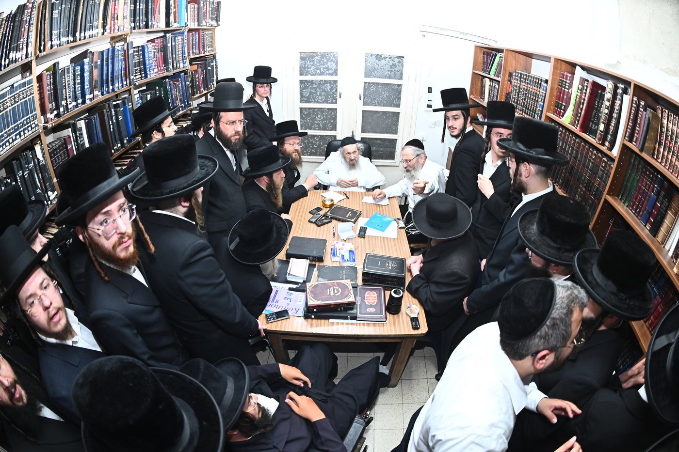 בחורי נדבורנה אצל הגר"ד לנדו