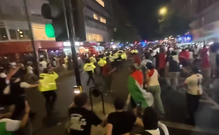 אחרי ההפסד, קריאות מחרידות בערי הבירה של מדינות אירופה: "חמאס, כל היהודים לתאי הגזים!"