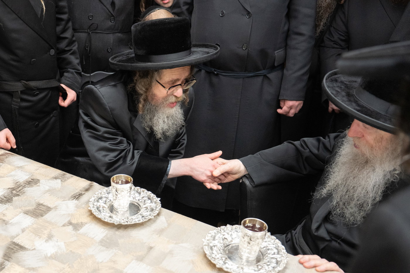 האדמו''ר מקרעטשניף סיגעט בביקור אצל האדמו''ר מפשעווארסק