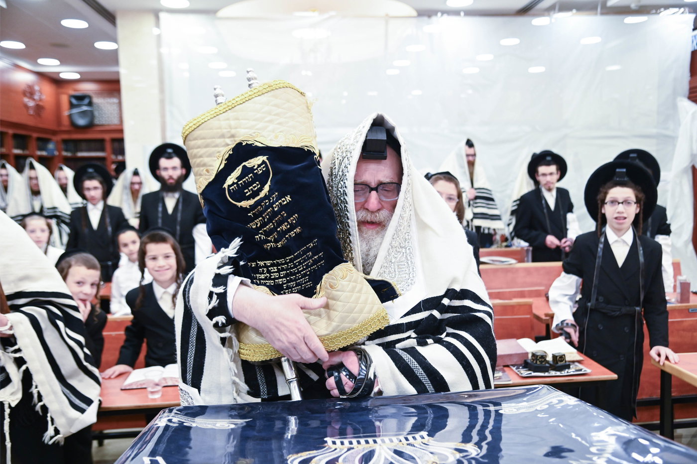 הרה"צ רבי יצחק טווערסקי בביקור בארץ