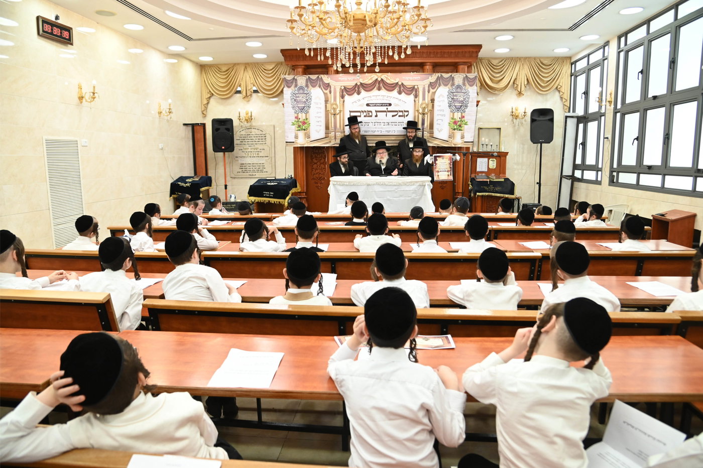 הרה"צ רבי יצחק טווערסקי בביקור בארץ