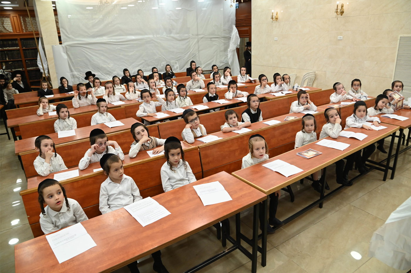 הרה"צ רבי יצחק טווערסקי בביקור בארץ