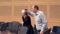 חברת הכנסת חטפה לרוטמן את "כוס היועמ"שית" מהשולחן | צפו