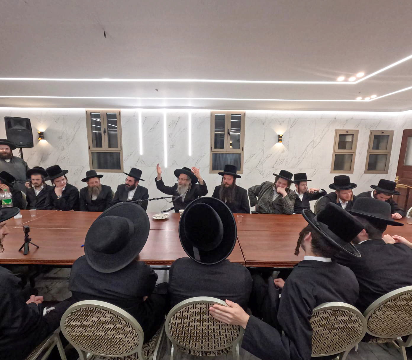 הרה"צ ר' אלימלך בידרמן בישיבת אהבת דוד