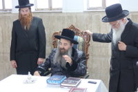 האדמו"ר מסאדיגורה בעריכת השולחן