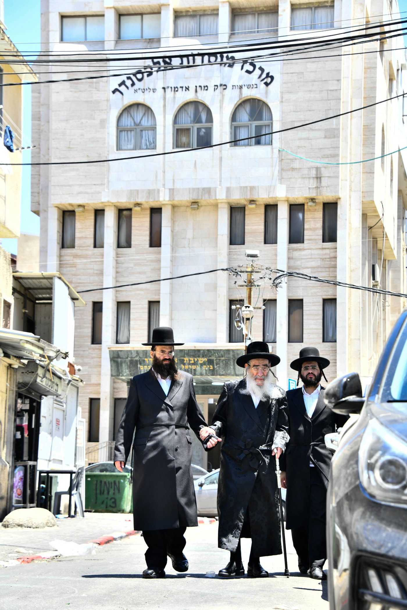 הגרמ"צ ברגמן בהנחת אבן הפינה באלכסנדר